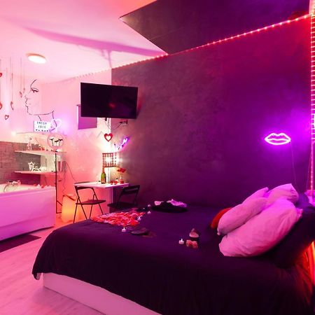 Love Room Avec Balneo Toulon Extérieur photo