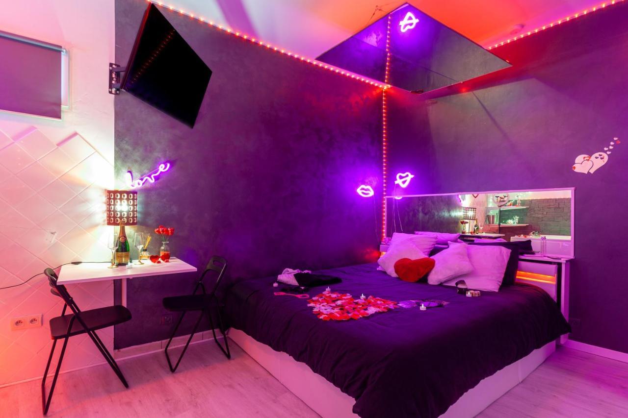 Love Room Avec Balneo Toulon Extérieur photo