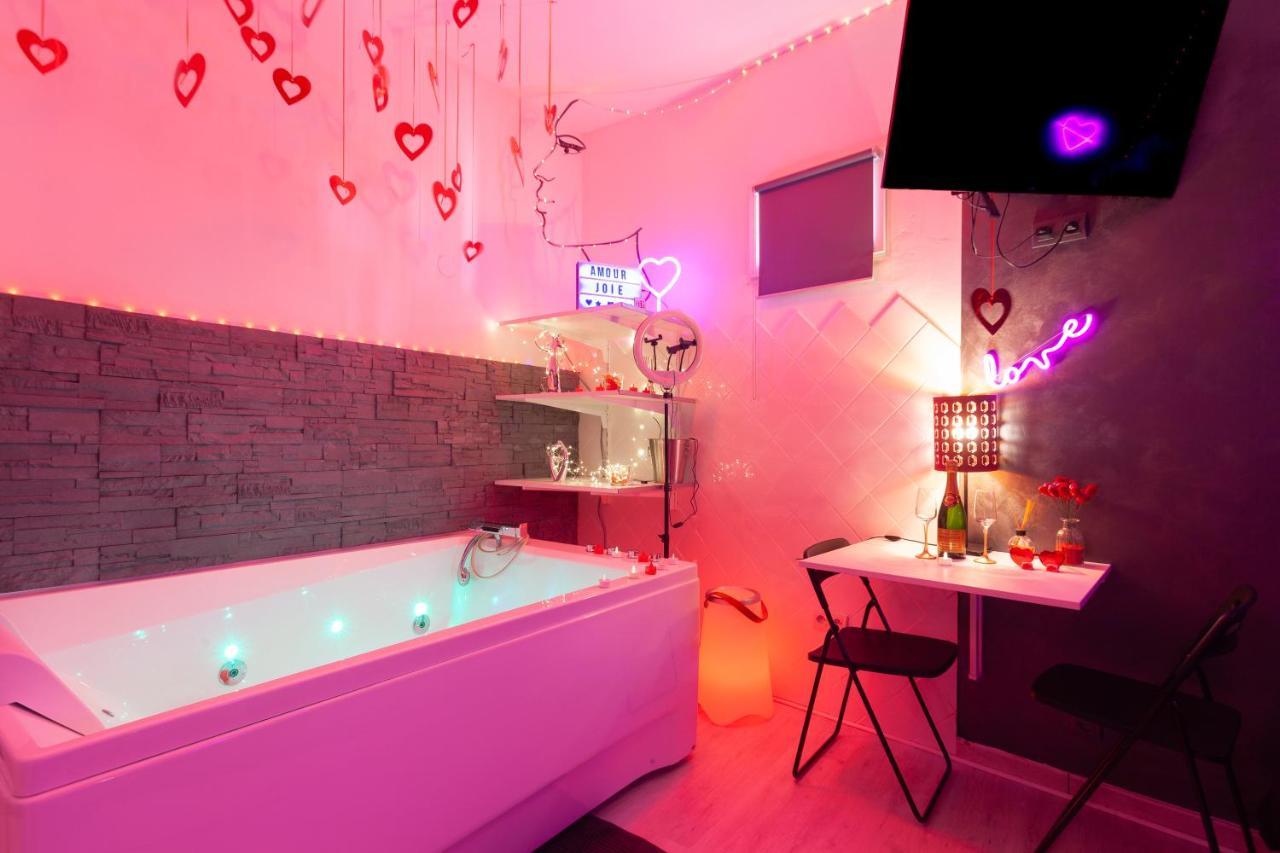 Love Room Avec Balneo Toulon Extérieur photo